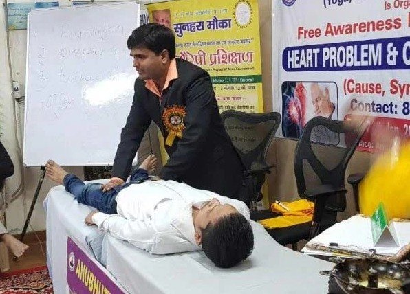 Best Doctor for Sciatica Treatment in Ghaziabad